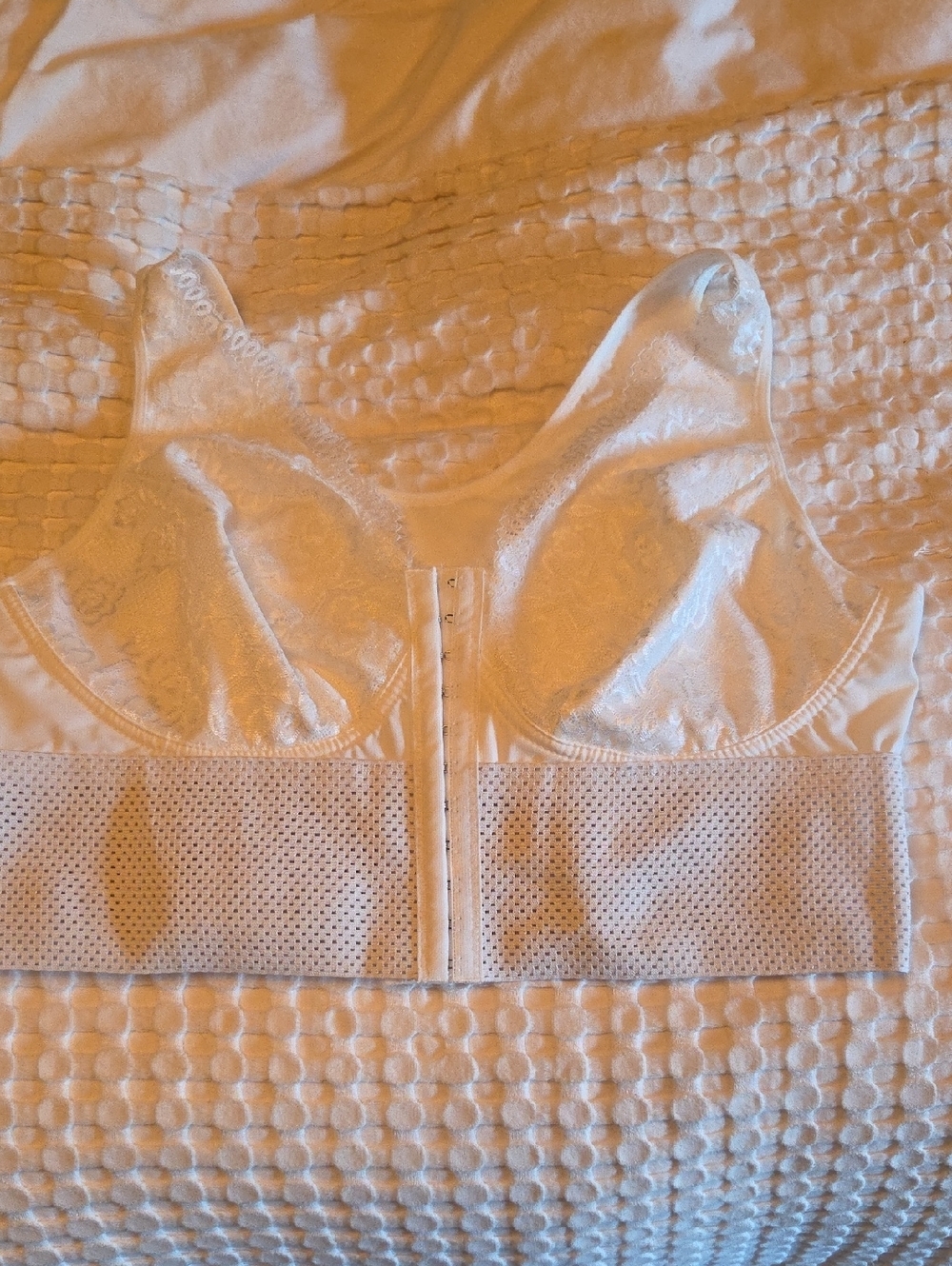 White Front-Closure Comfort Wireless Bra